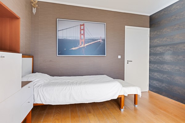 Photo - For sale: UNIQUE OPPORTUNITY! DETACHED, ABUNDANT SPACE. SCHEDULE YOUR VIEWING!